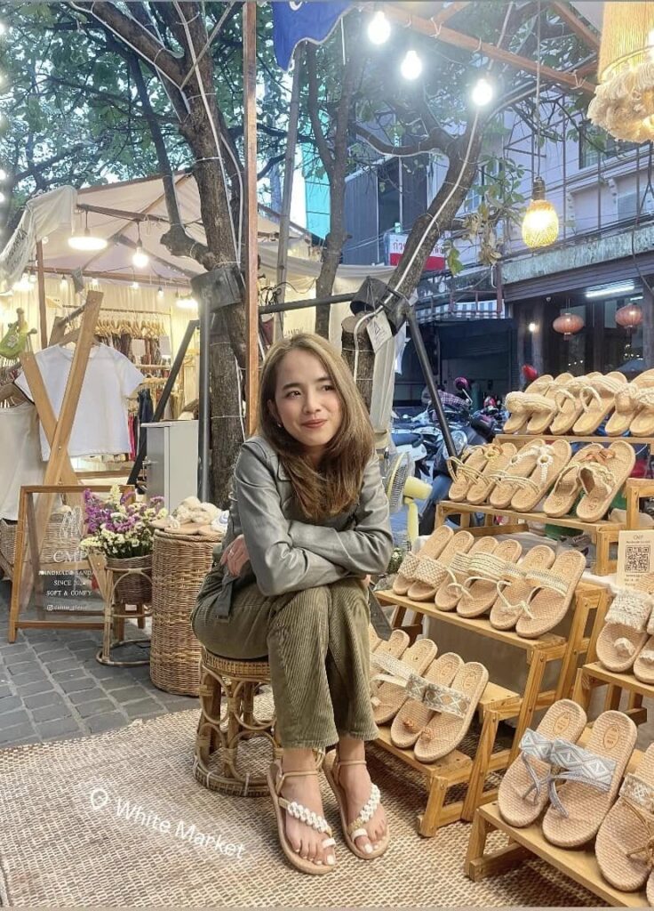Thailand's Tourism with Art and craft Sandals