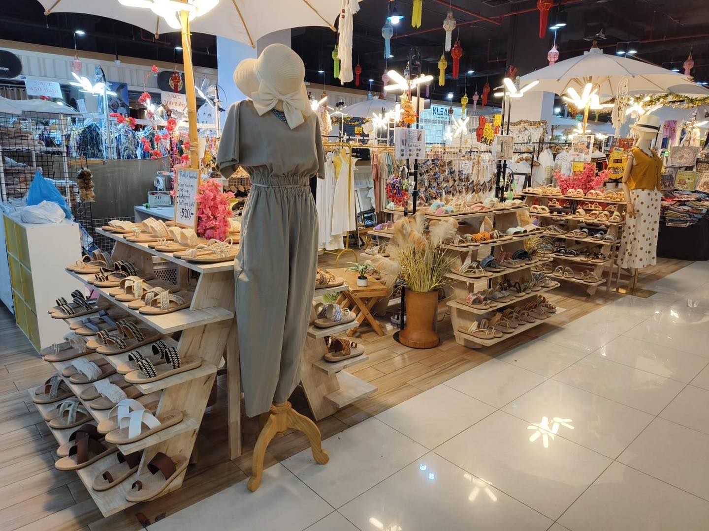 RakLy Handmade Mixt Chatuchak
