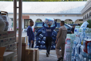 Sandals World Supports Flood-Affected Families 2025