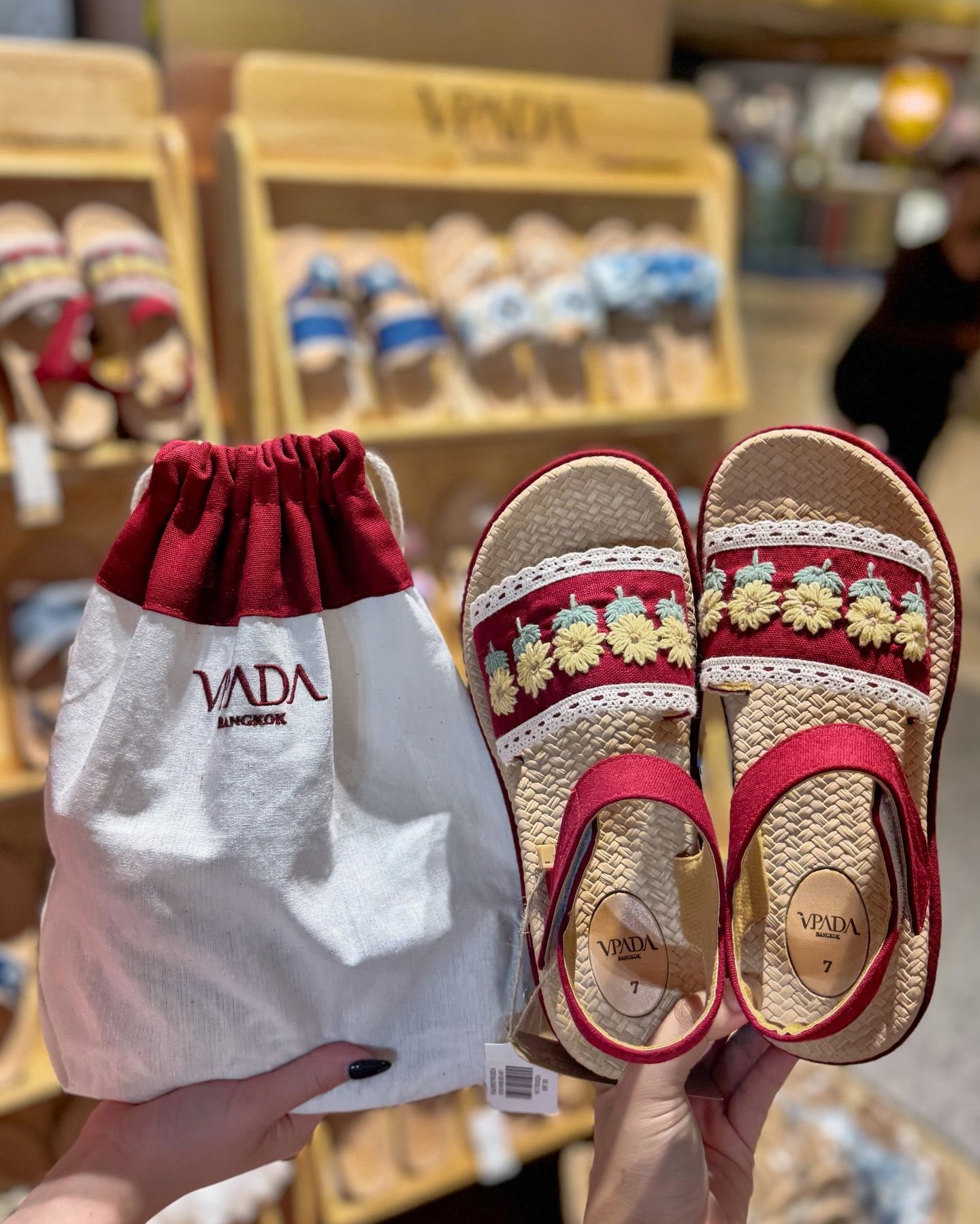 Hug-Craft-Pop-Up-Store-wiyh-vpada-and-sandals-world