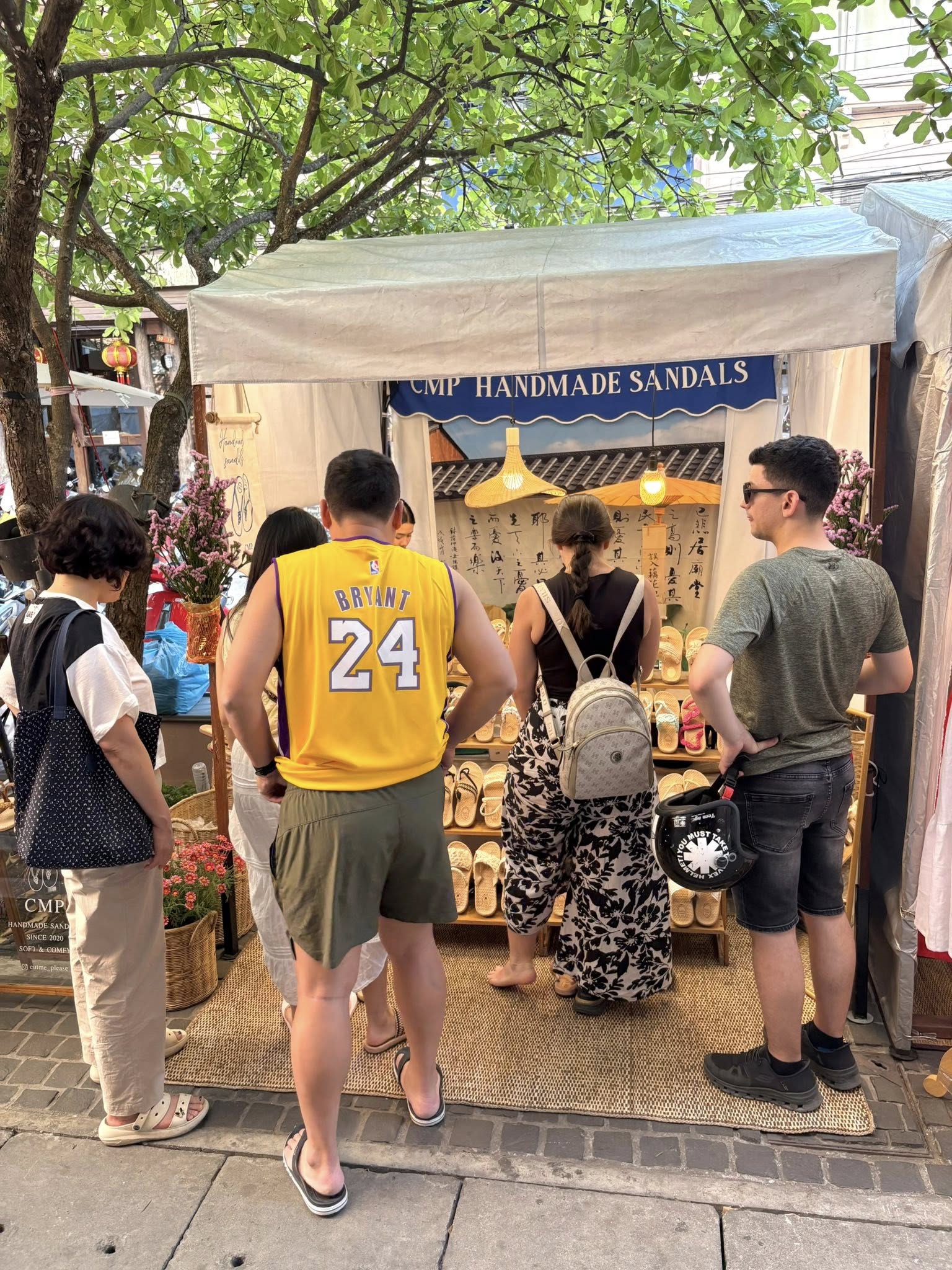 the-timeless-charm-of-handmade-markets-travelers-cant-miss