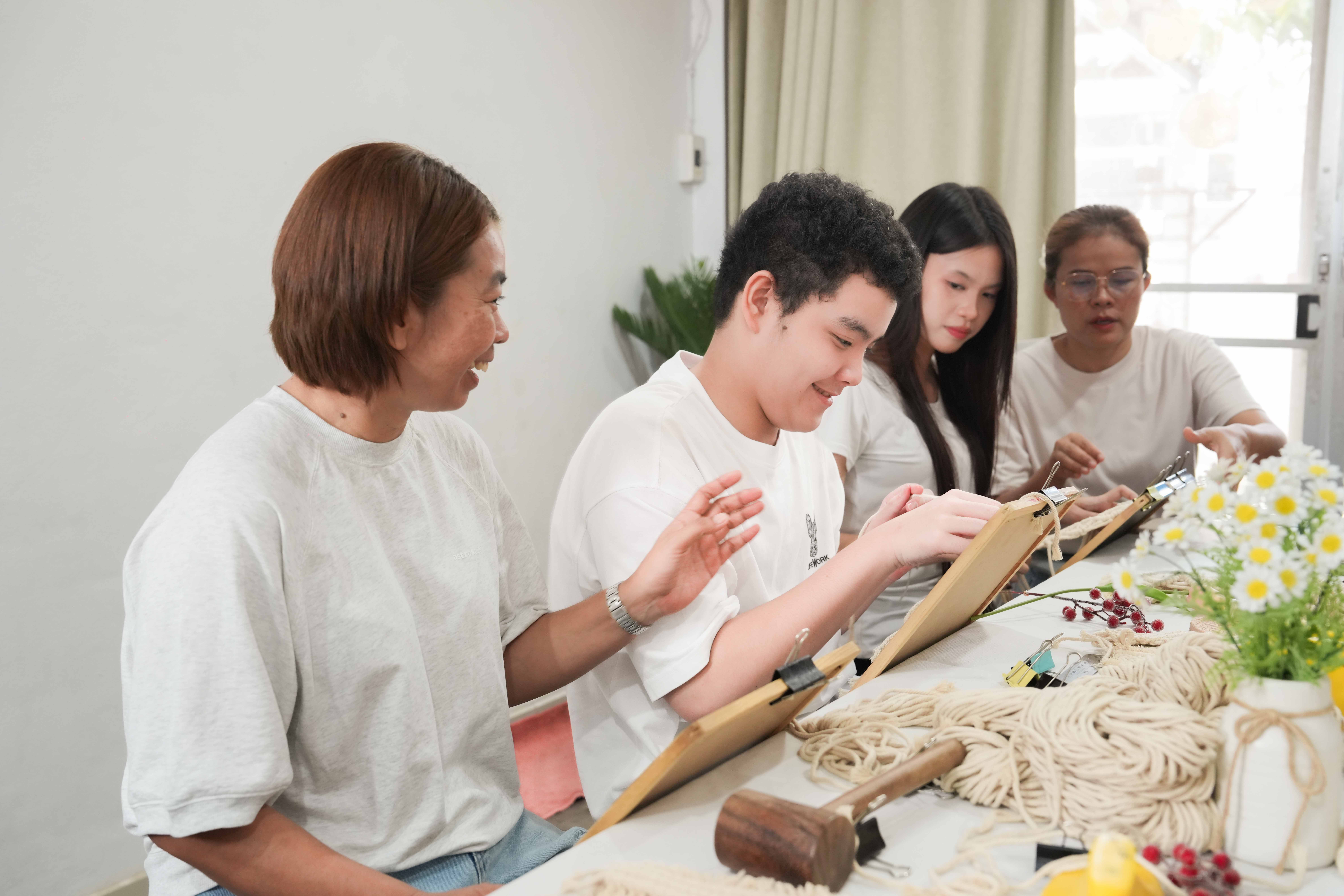 sustainable-thai-craft-sandals-through-macrame-comununity