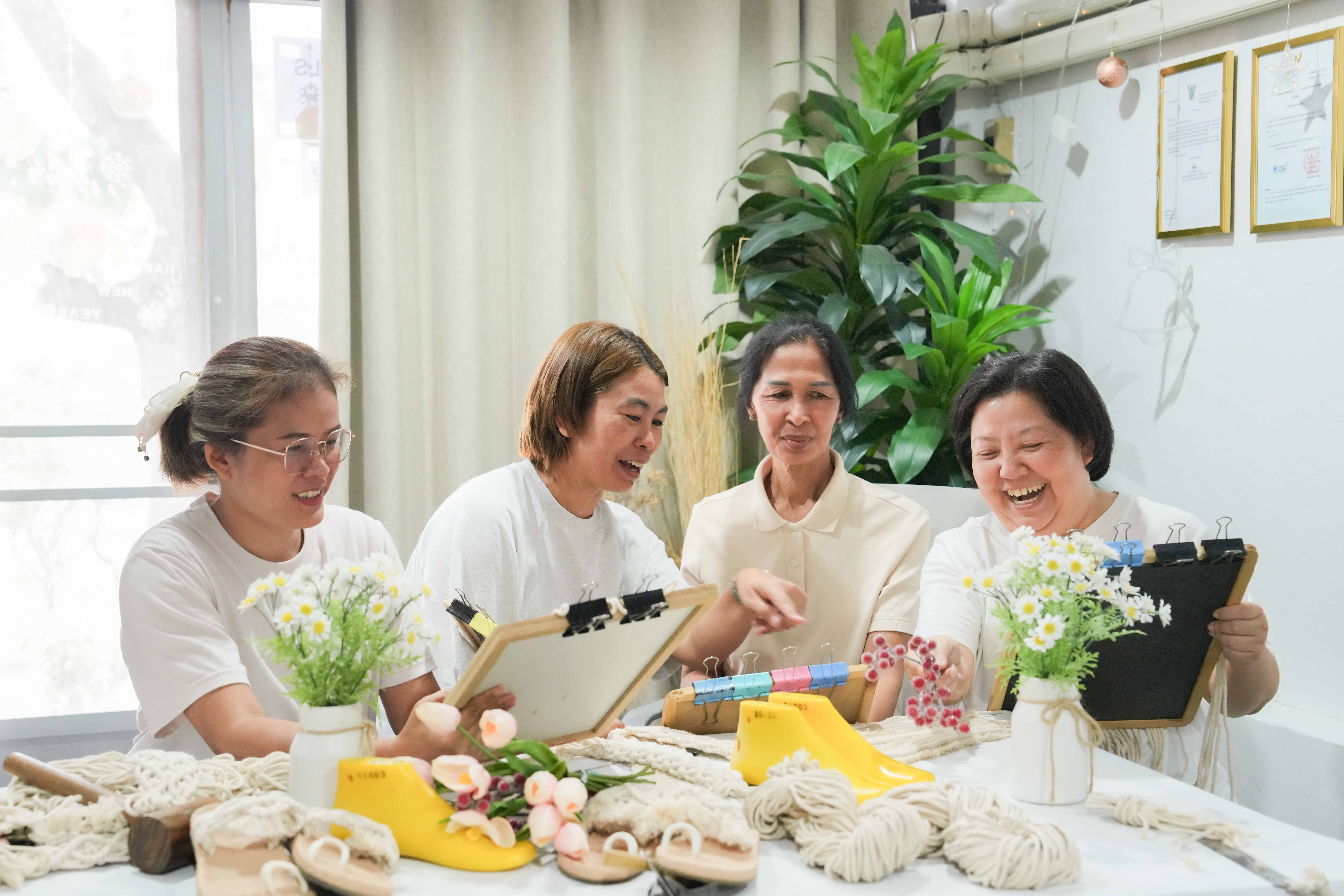 sustainable-thai-craft-sandals-through-macrame-comununity