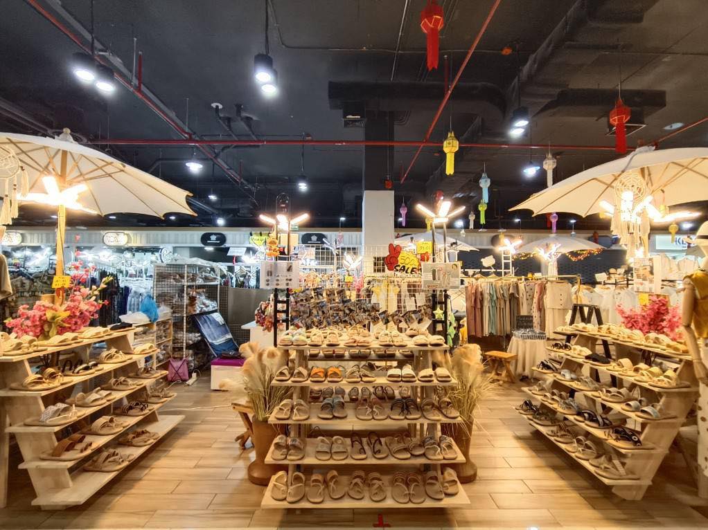 from-ordinary-sandals-to-sustainable-fashion-loved-by-foreigners