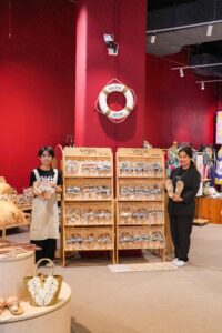 THAI-THAI-MARKET-with-VPADA-SANDALS